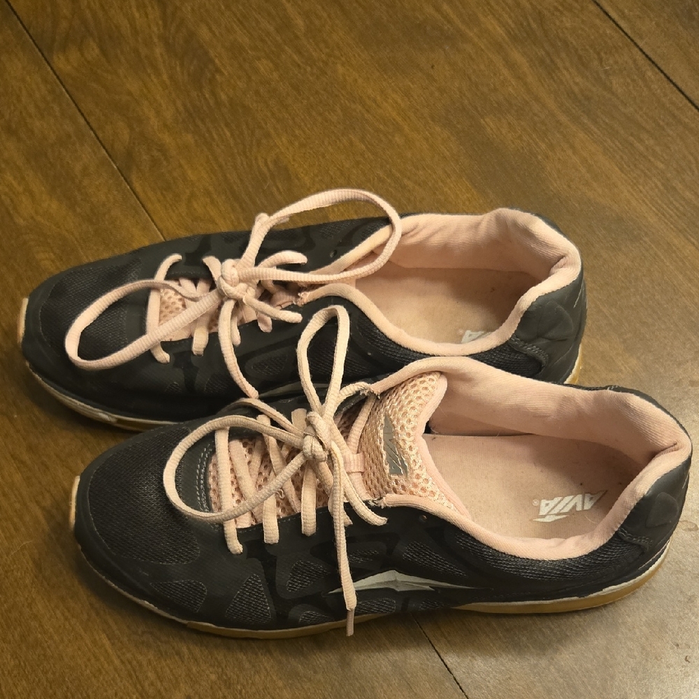 Avia Women's Black and Light Pink Sneakers